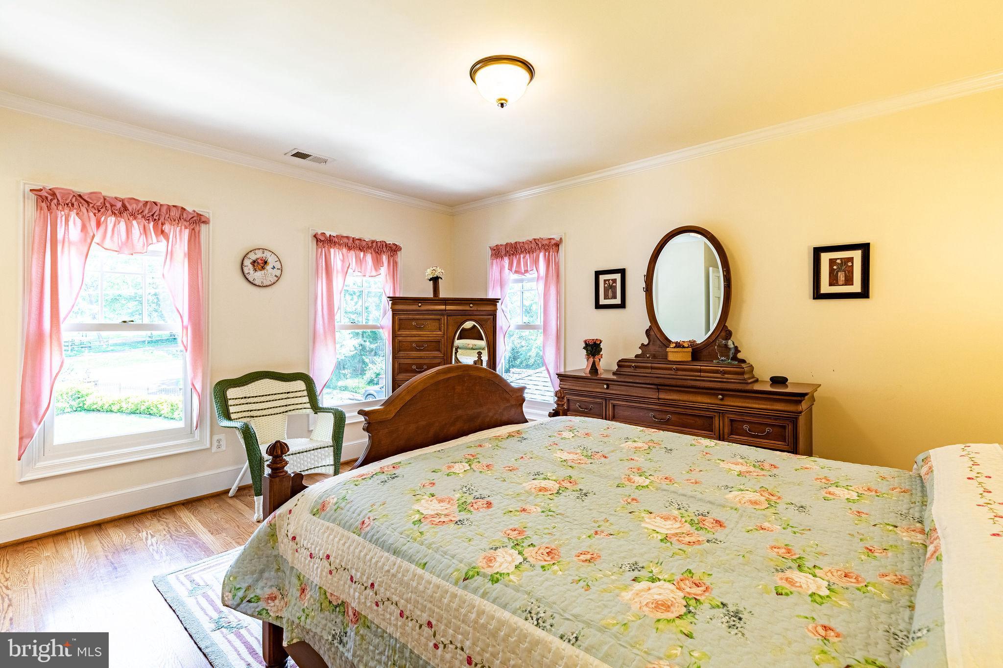 LANGLEY OAKS - Residential