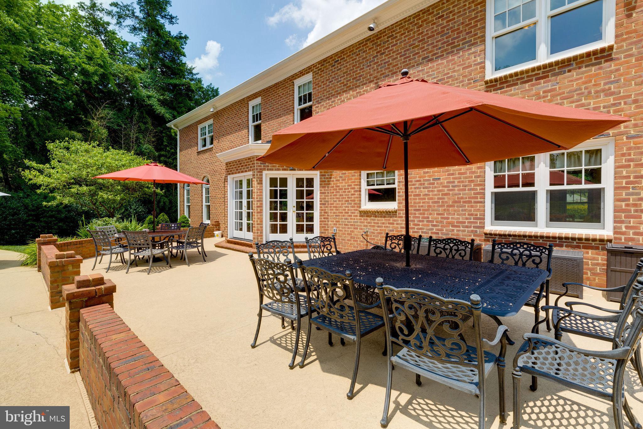 LANGLEY OAKS - Residential