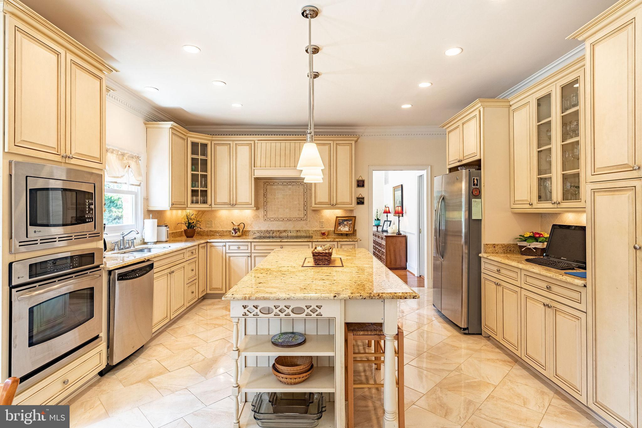 LANGLEY OAKS - Residential