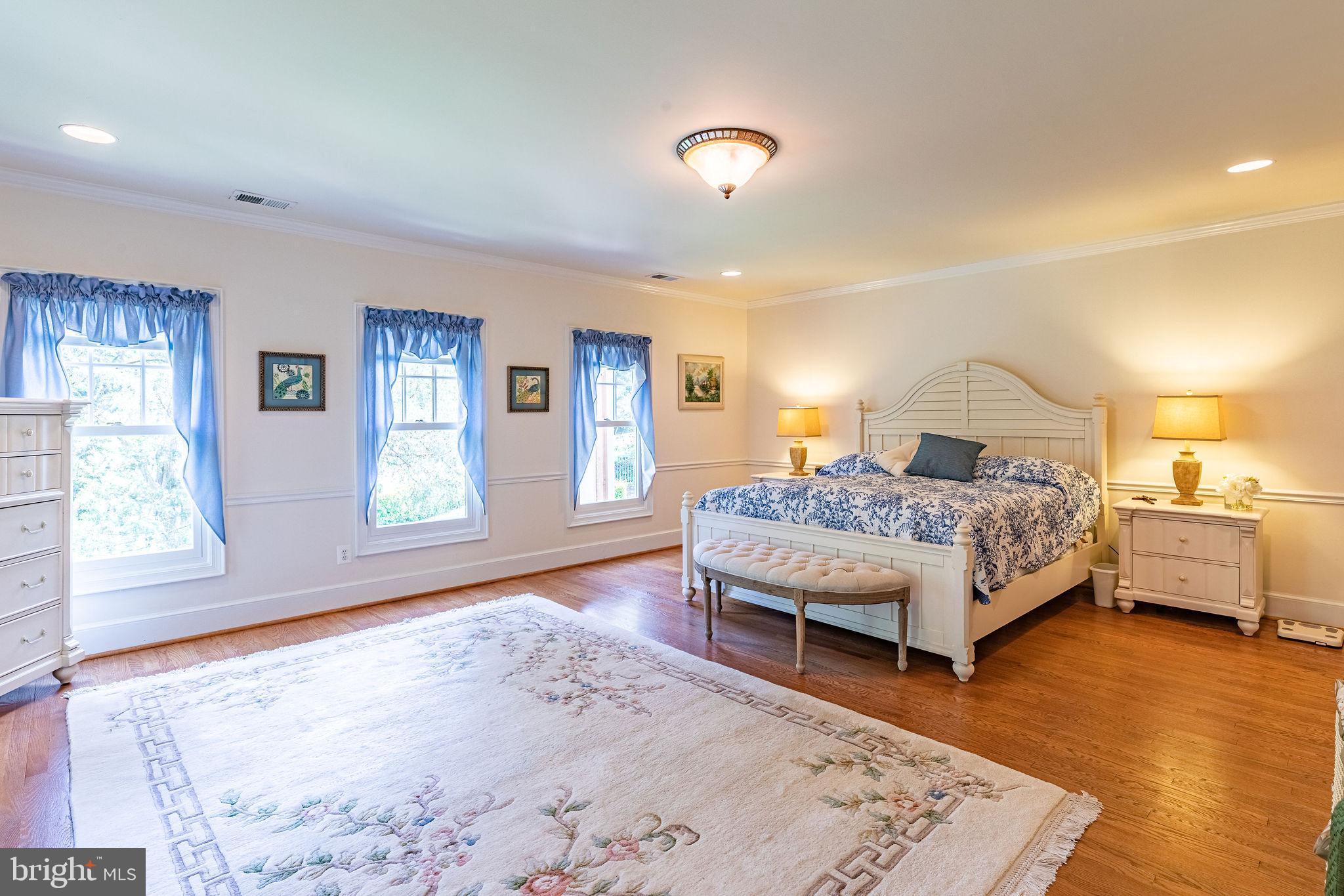 LANGLEY OAKS - Residential