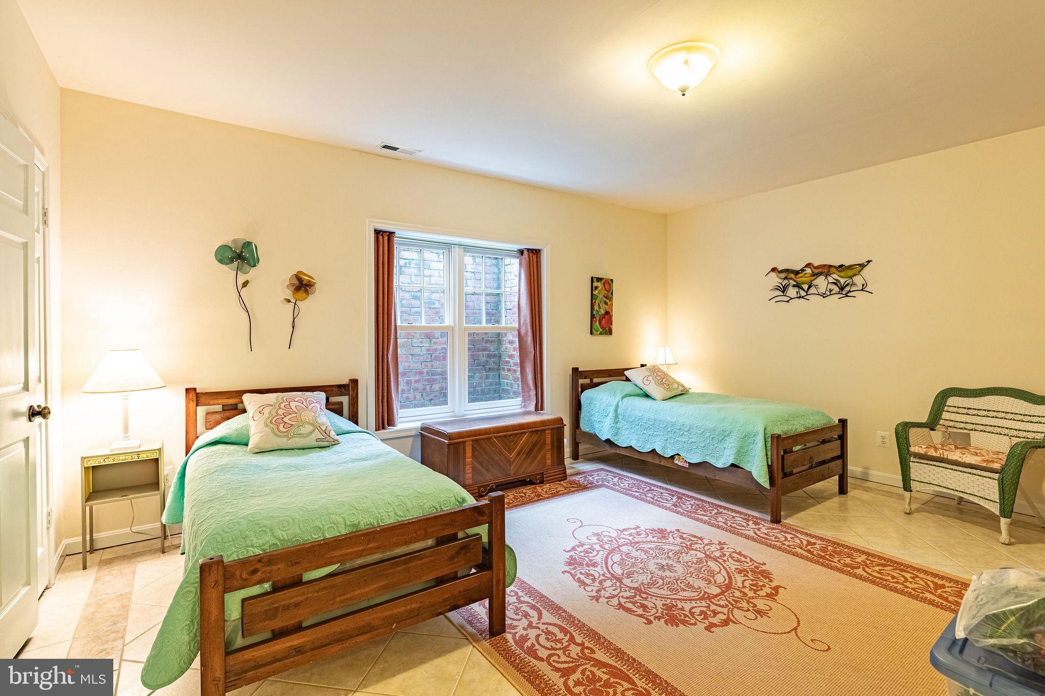 LANGLEY OAKS - Residential