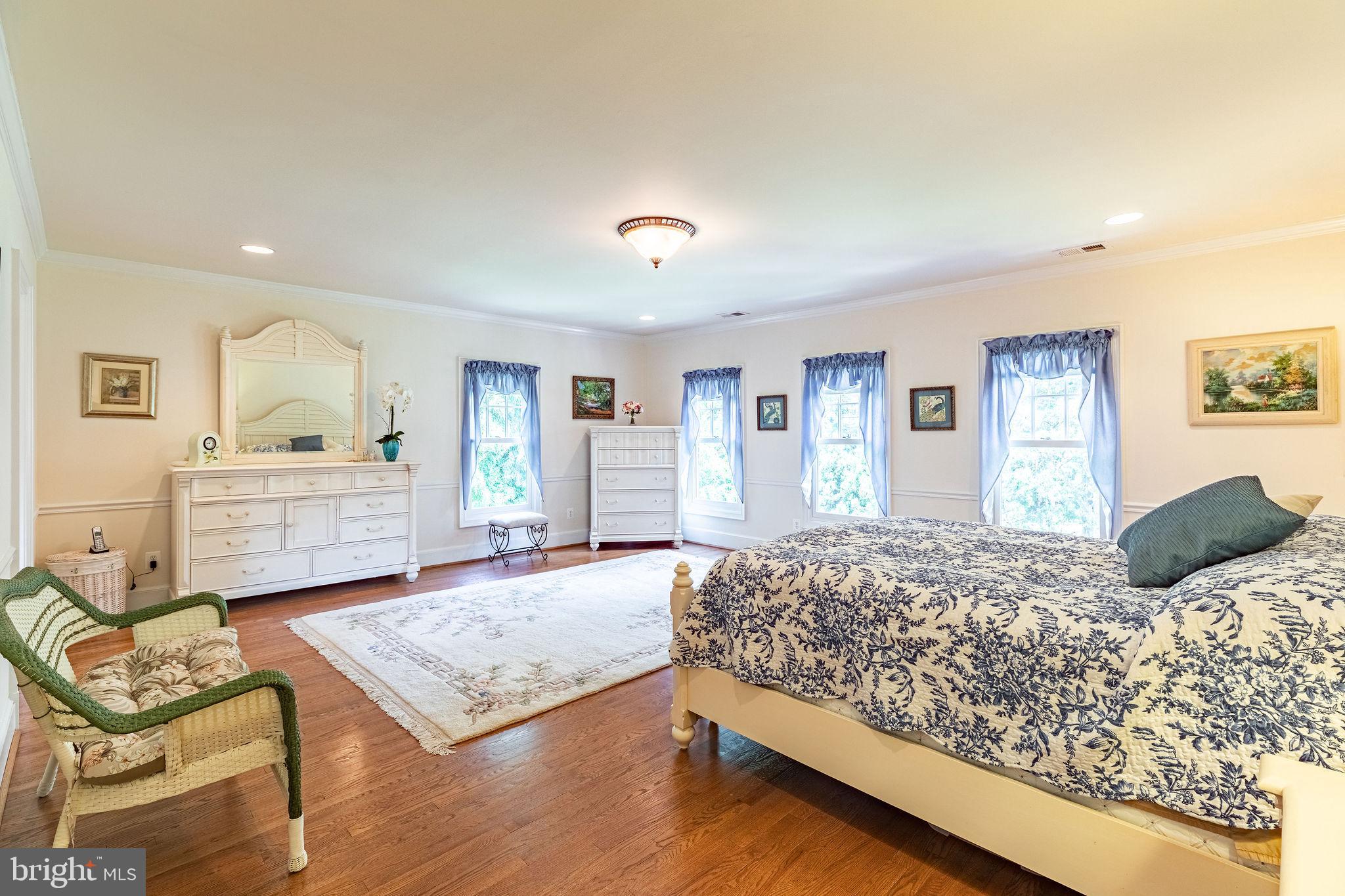 LANGLEY OAKS - Residential