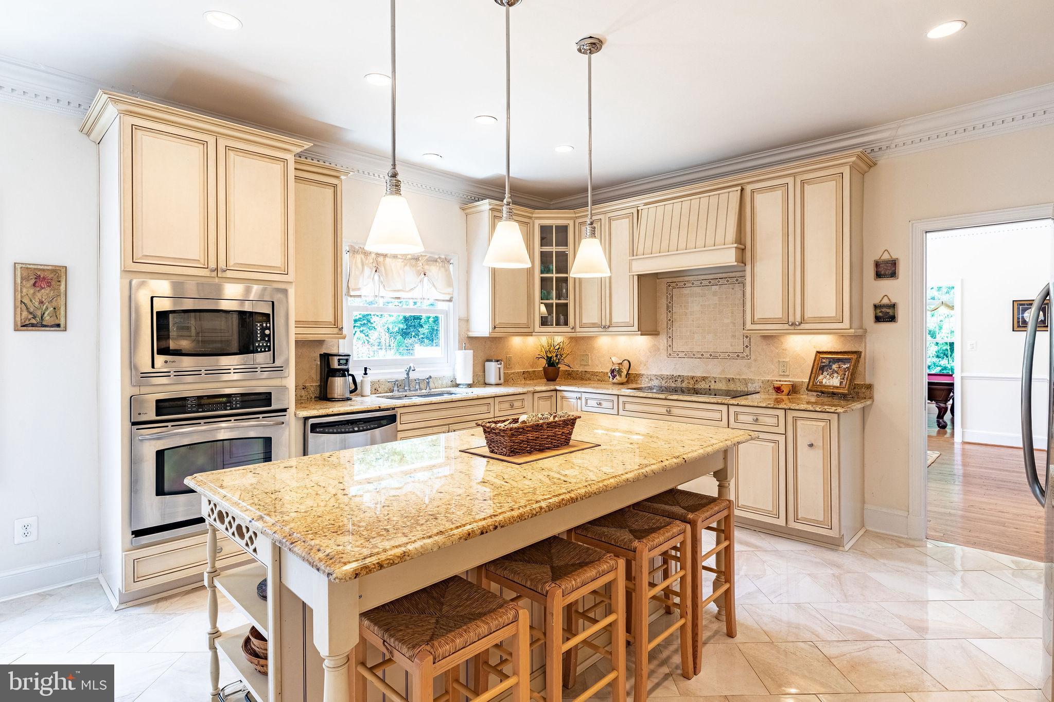 LANGLEY OAKS - Residential