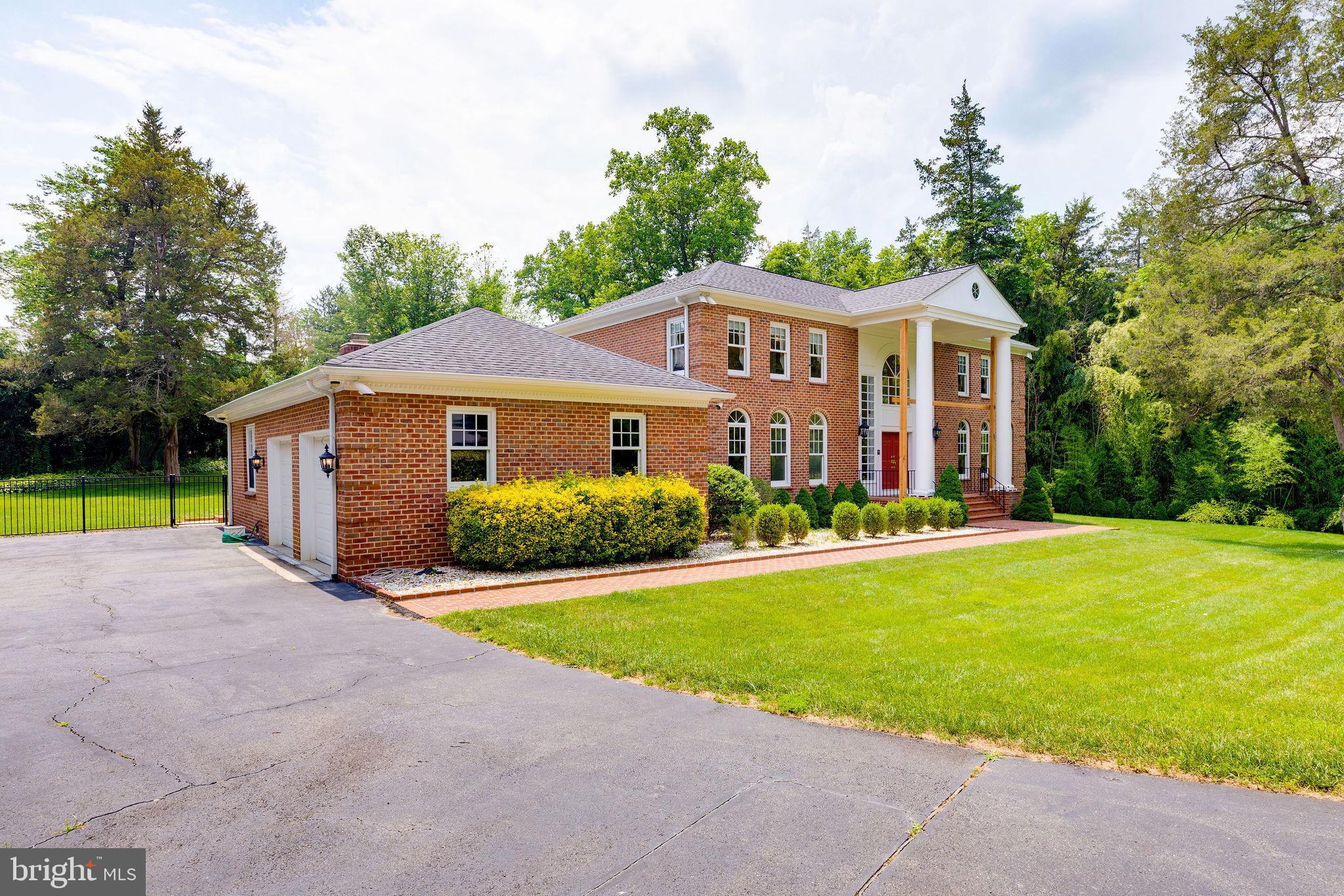 LANGLEY OAKS - Residential