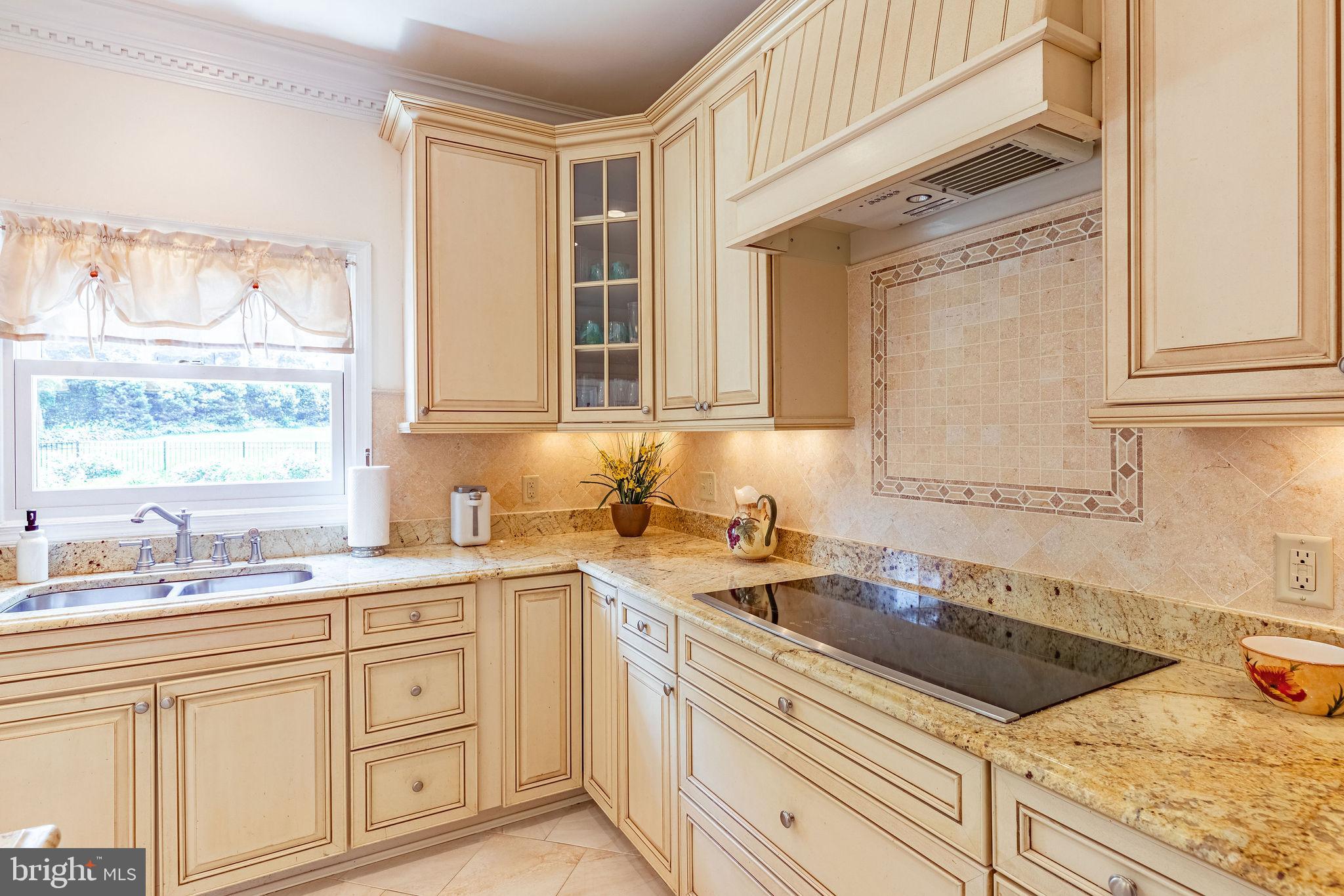 LANGLEY OAKS - Residential