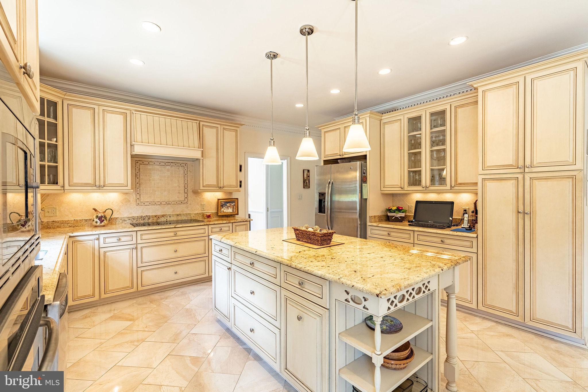 LANGLEY OAKS - Residential