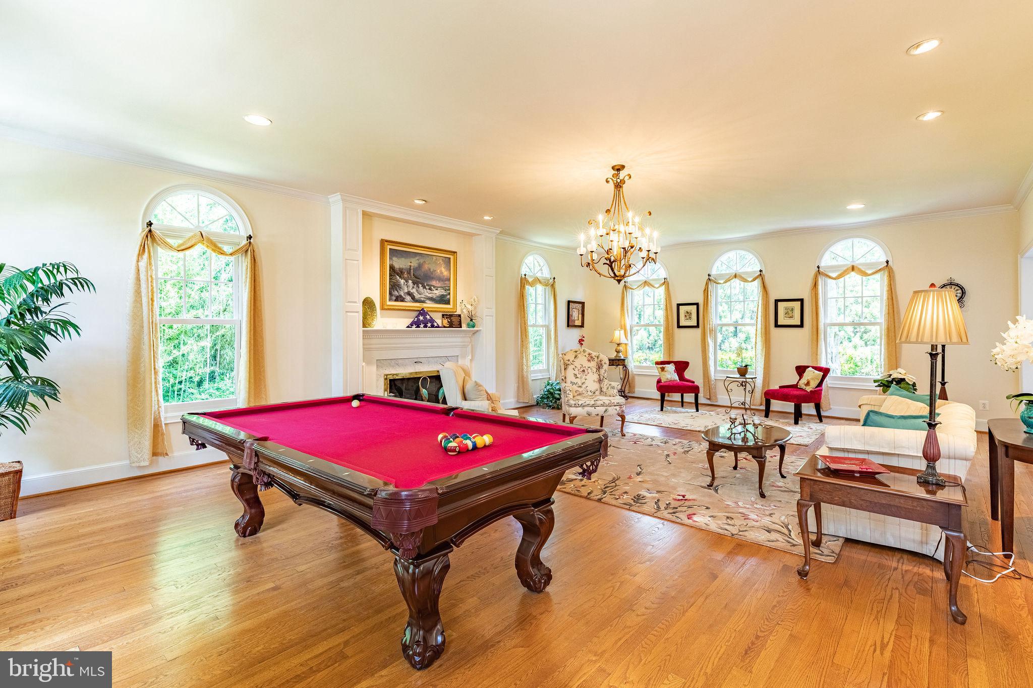 LANGLEY OAKS - Residential