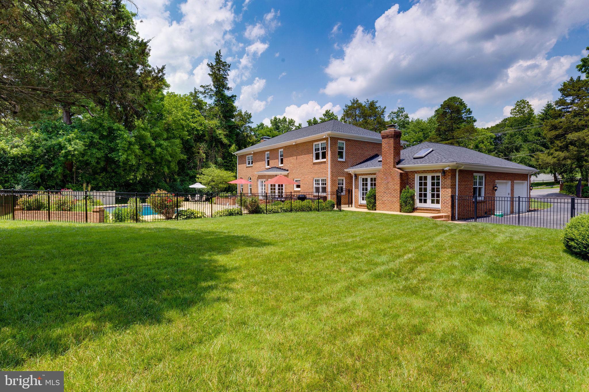 LANGLEY OAKS - Residential