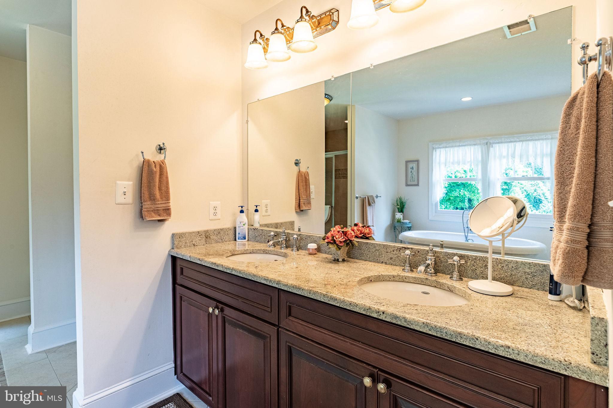 LANGLEY OAKS - Residential