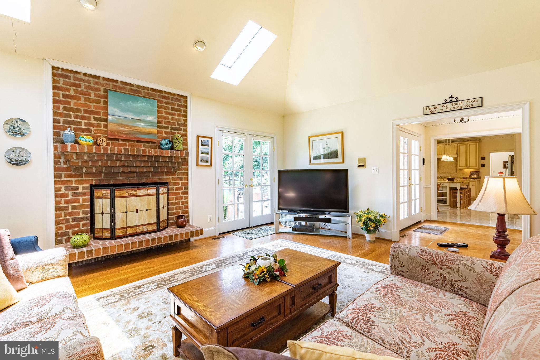 LANGLEY OAKS - Residential