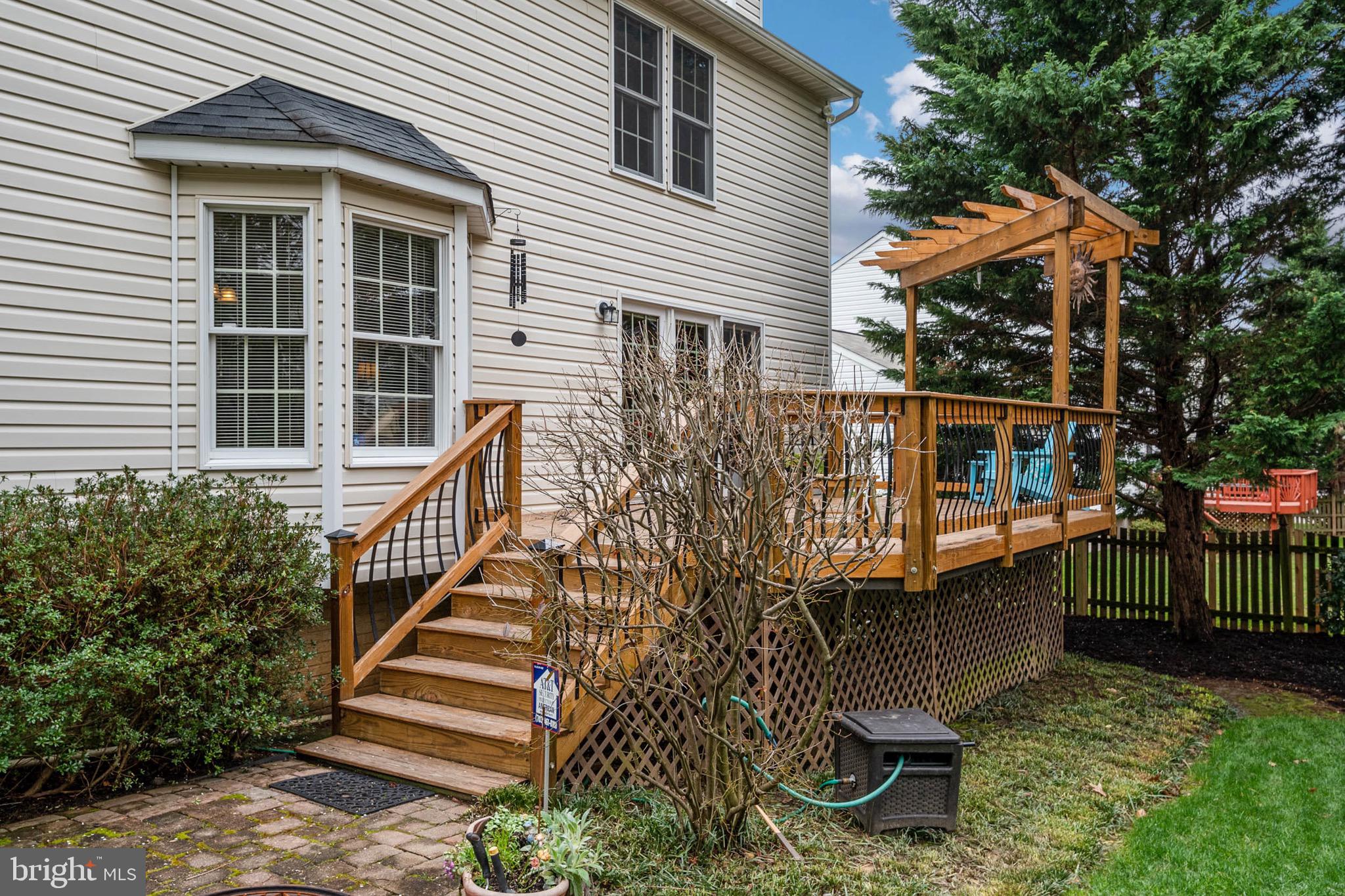 COURTS OF FOUR SEASONS - Residential