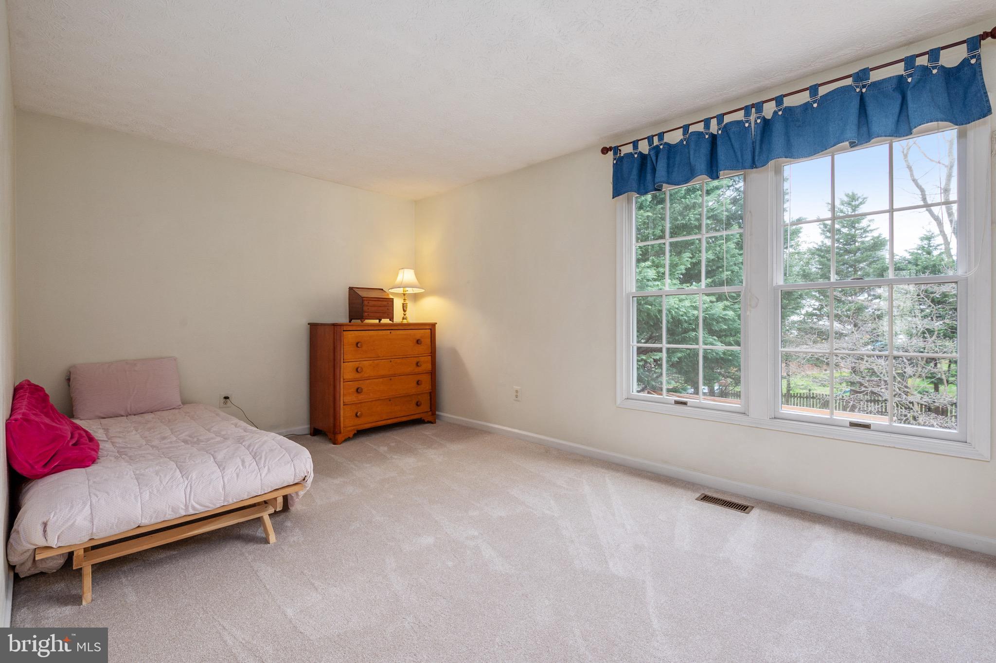 COURTS OF FOUR SEASONS - Residential