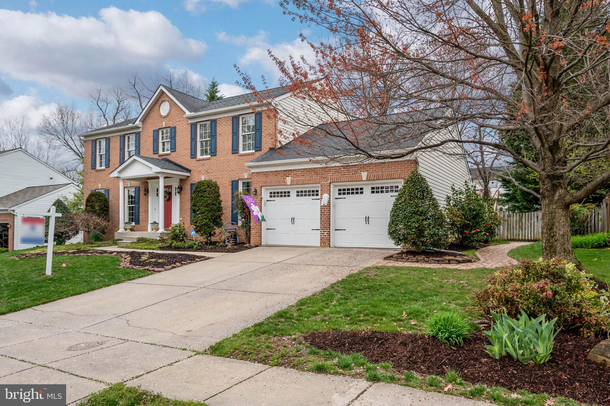 COURTS OF FOUR SEASONS - Residential