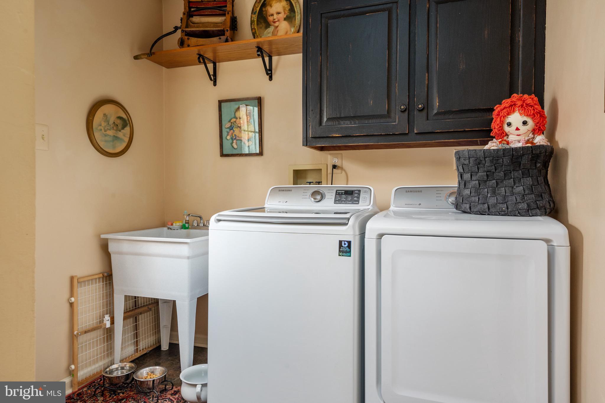 COURTS OF FOUR SEASONS - Residential