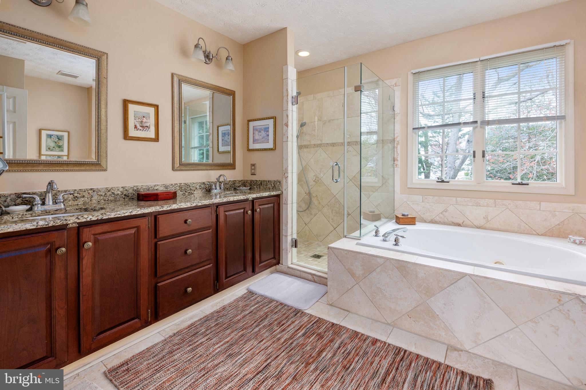 COURTS OF FOUR SEASONS - Residential