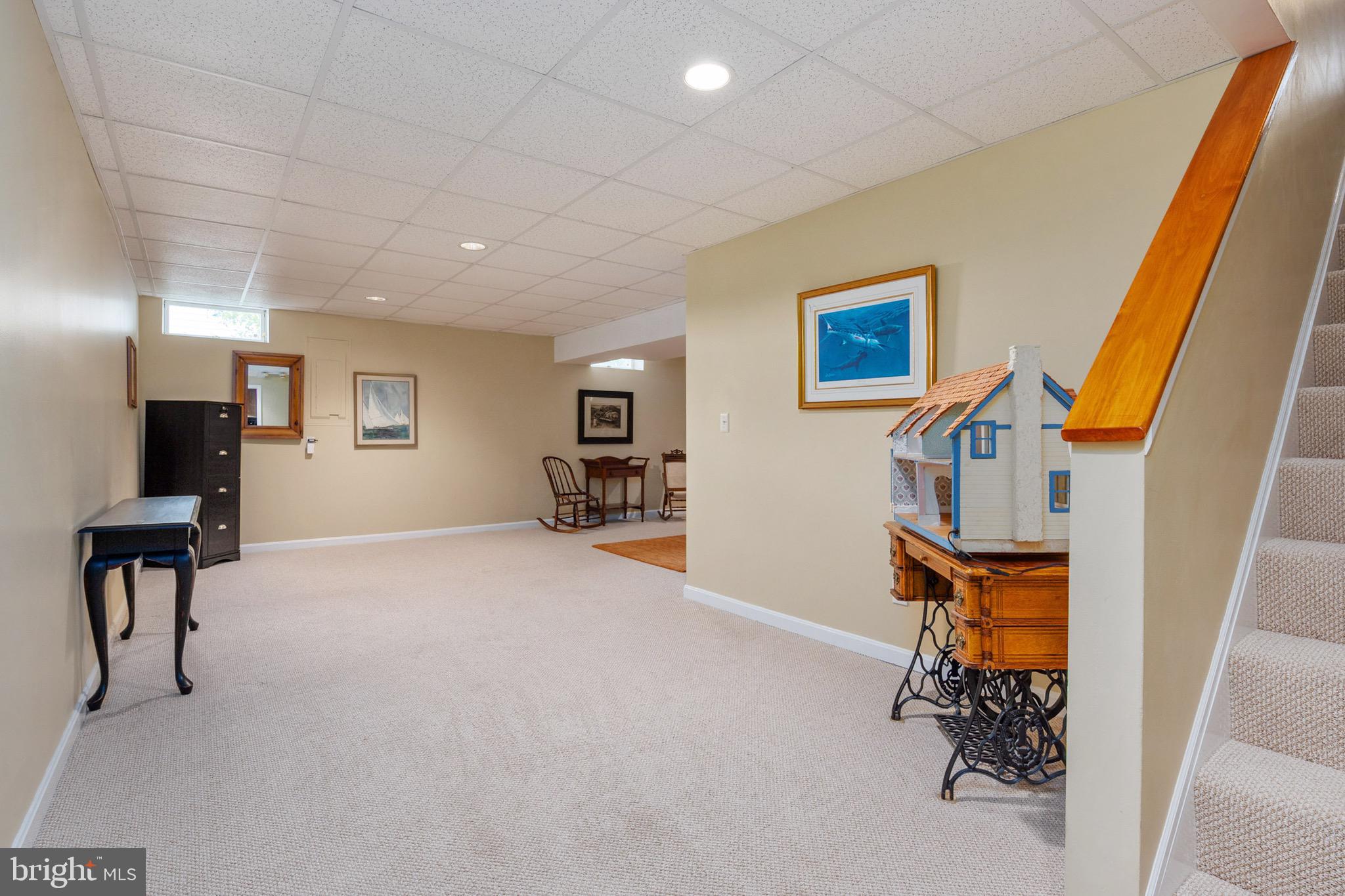 COURTS OF FOUR SEASONS - Residential