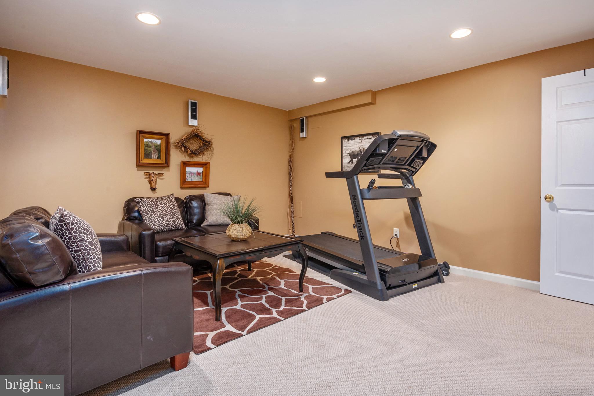 COURTS OF FOUR SEASONS - Residential