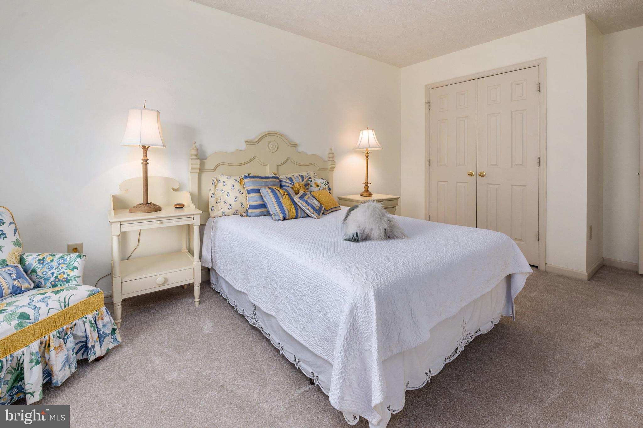 COURTS OF FOUR SEASONS - Residential