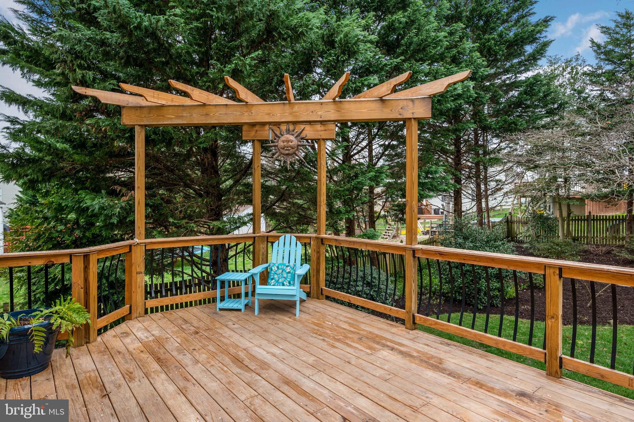 COURTS OF FOUR SEASONS - Residential