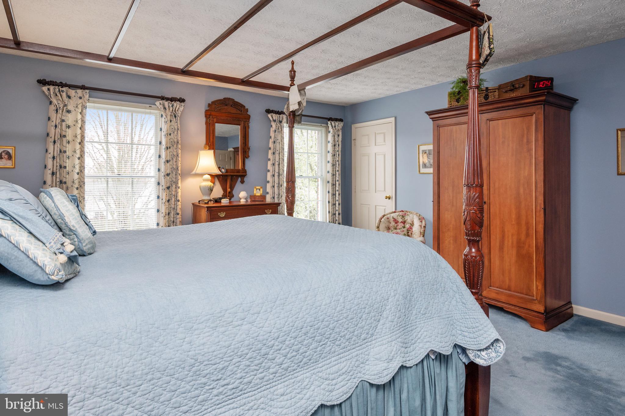 COURTS OF FOUR SEASONS - Residential