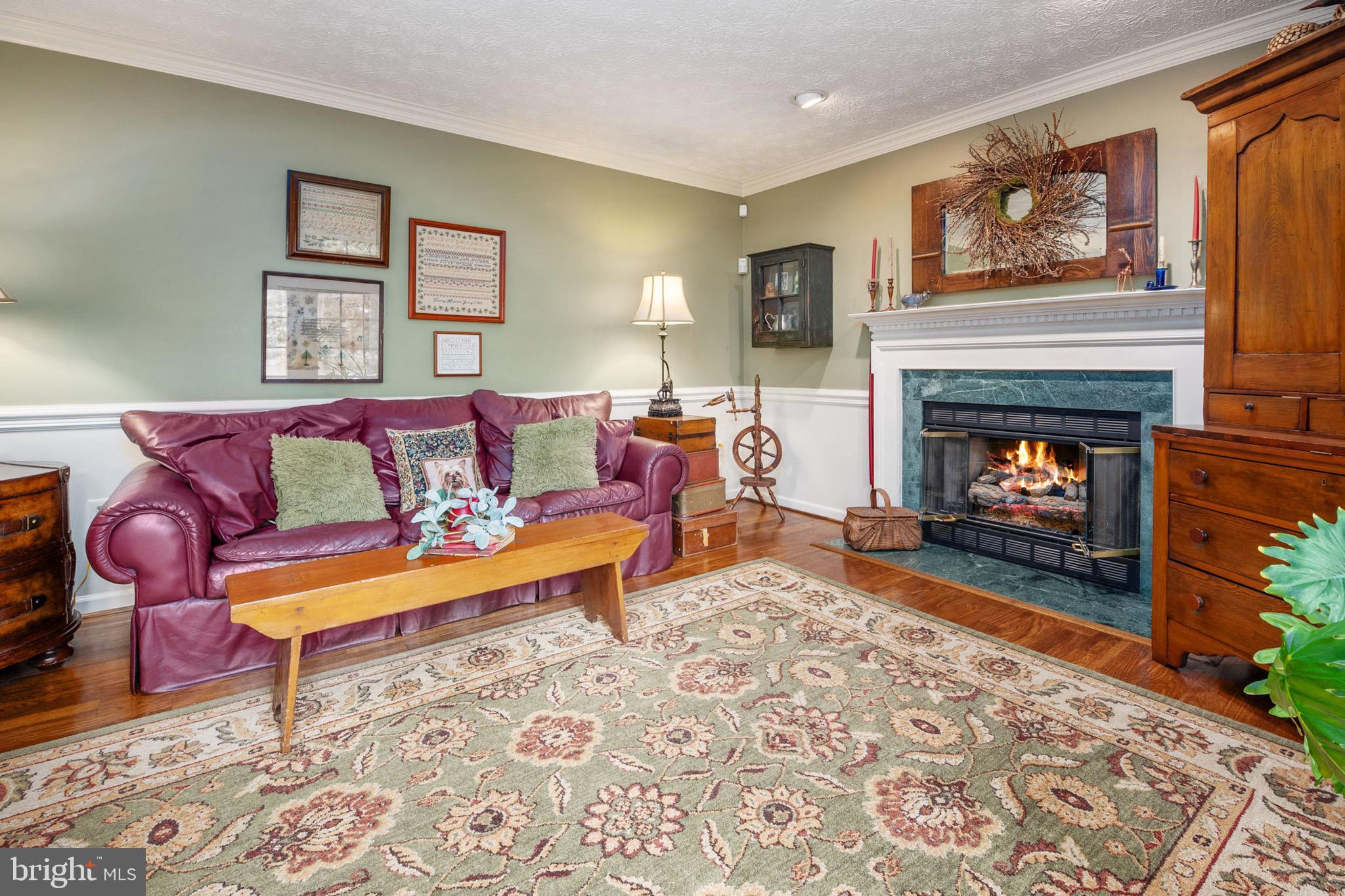 COURTS OF FOUR SEASONS - Residential