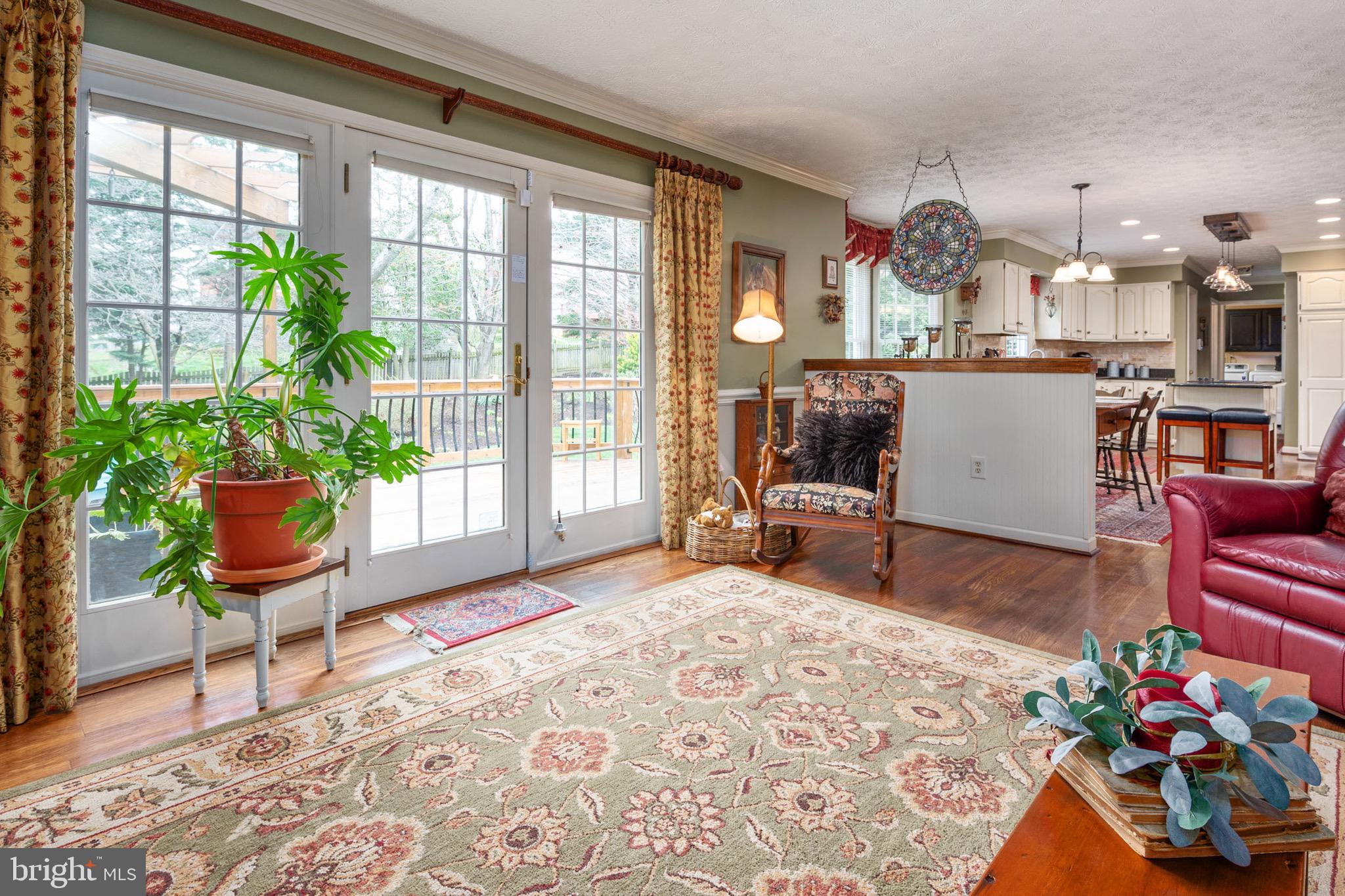 COURTS OF FOUR SEASONS - Residential