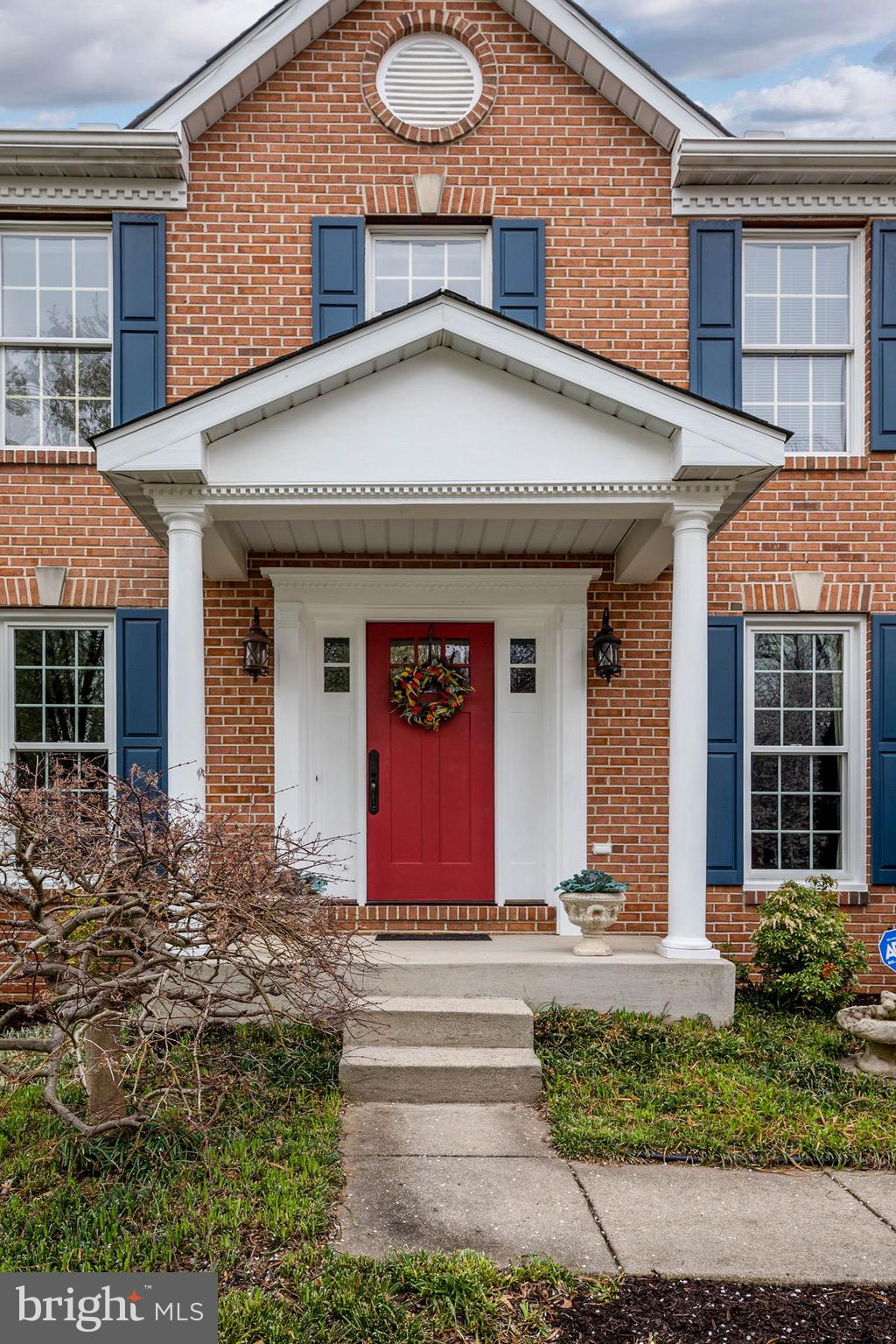 COURTS OF FOUR SEASONS - Residential