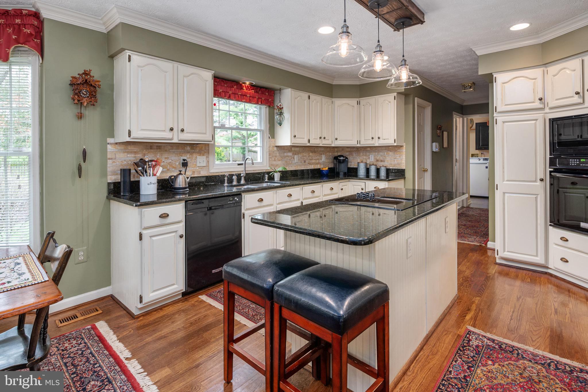 COURTS OF FOUR SEASONS - Residential