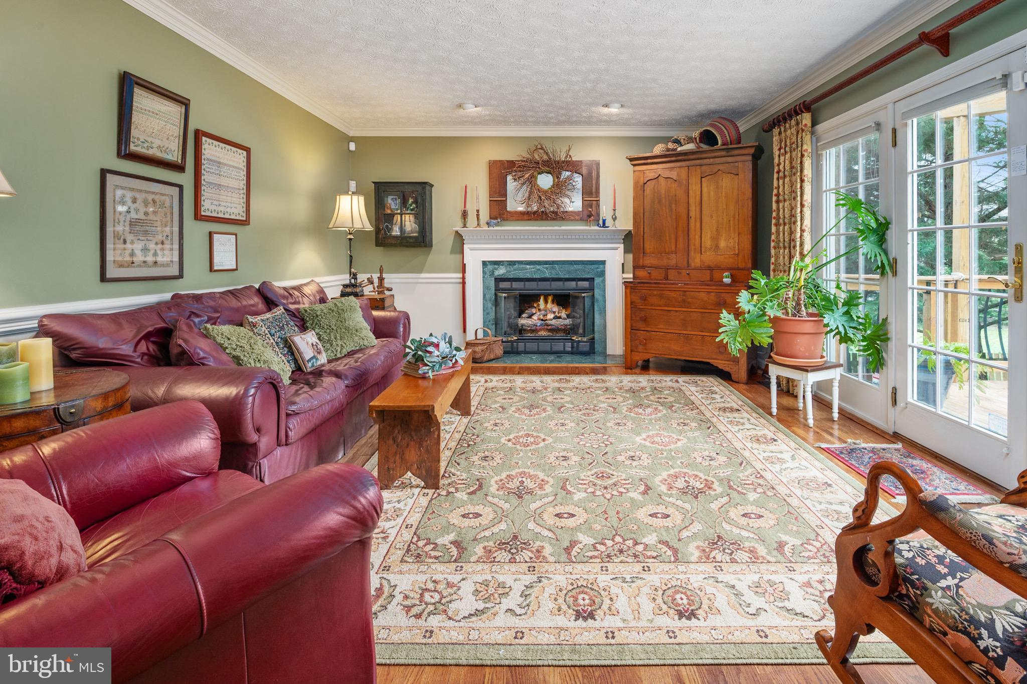 COURTS OF FOUR SEASONS - Residential