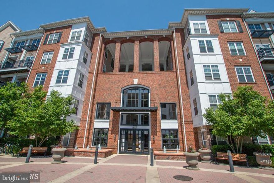 Rarely Available BRIGHT/South Facing 1 Bdrm Condo with Prime Parking Space with STORAGE! Location is Amazing   just 3 Blocks away from Metro and 2 Blocks to Rockville Town Center & close to Shopping. OPEN Floor Plan, Freshly Painted and New HVAC, ss appliances, washer/dryer, Carpet. Condo Fee is lowest in Town and includes Verizon FIOS internet&cable, Gym, Pool, Game/Media Room and PET friendly!