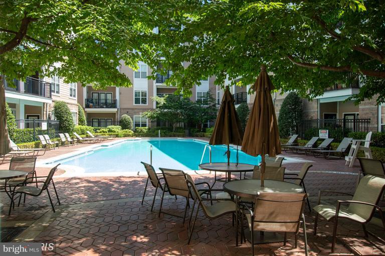 FITZ AT ROCKVILLE TOWN C - Residential