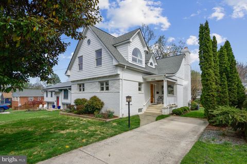 Photo of 4501 CLEARBROOK LN, KENSINGTON, MD 20895 (MLS # MDMC2088078) Photo of 4501 CLEARBROOK LN, KENSINGTON, MD 20895 (MLS # MDMC2088078)