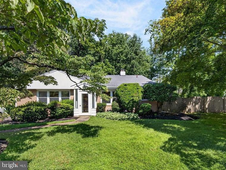 840 PEMBROKE ROAD