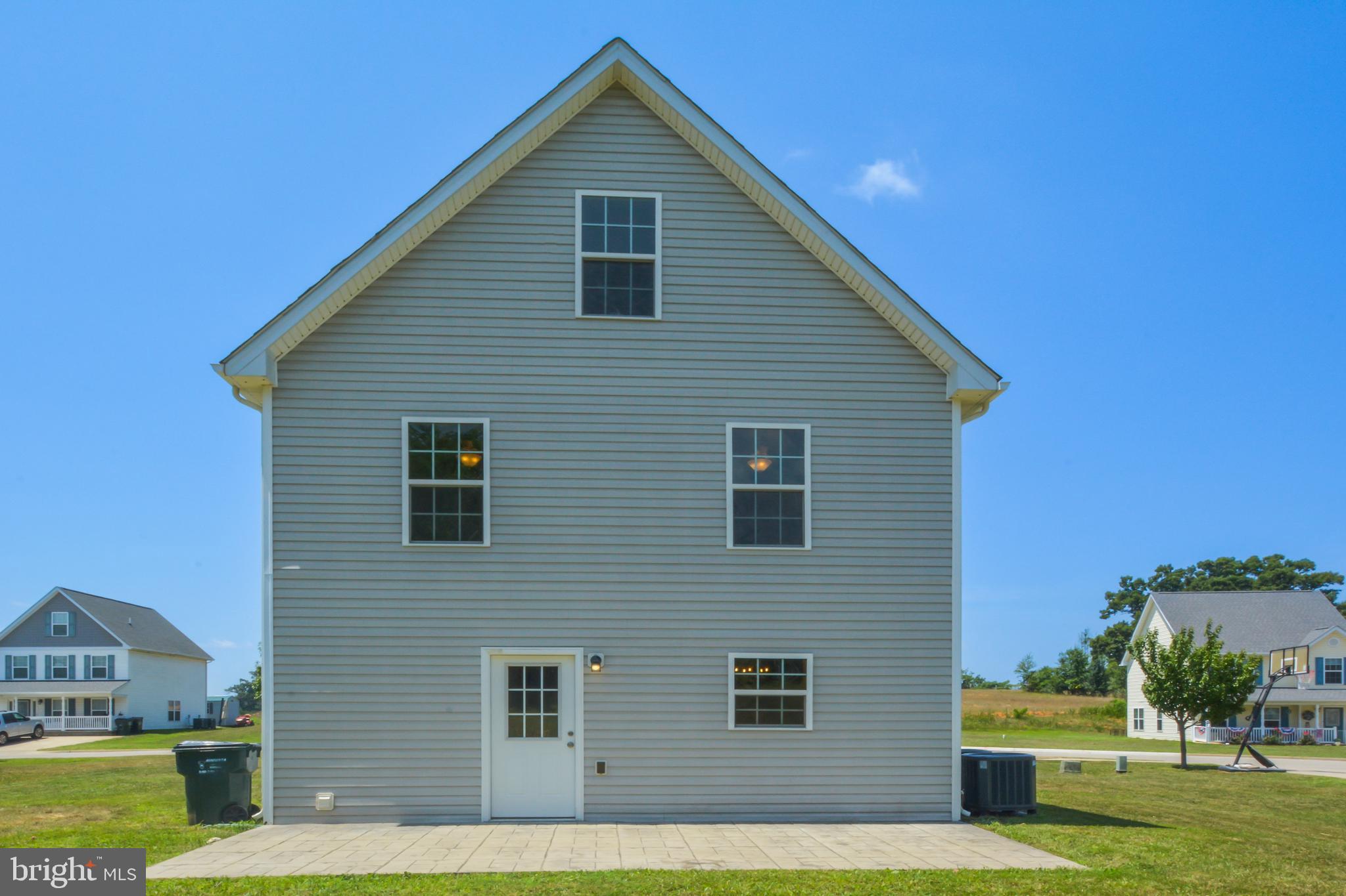 143 LOFTY CIRCLE