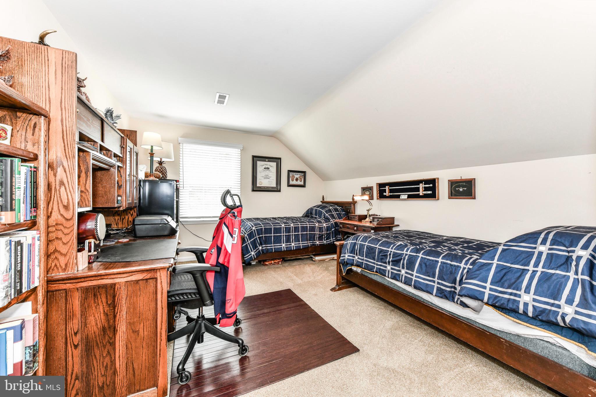 CHANTILLY HIGHLANDS - Residential