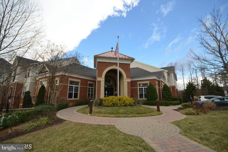 FAIRFAX RIDGE CONDOS - Residential Lease