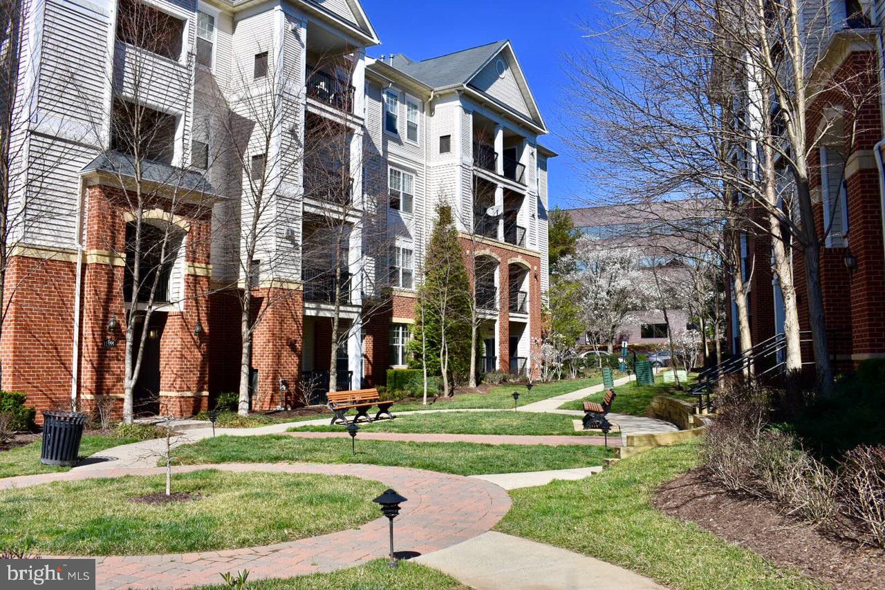 FAIRFAX RIDGE CONDOS - Residential Lease