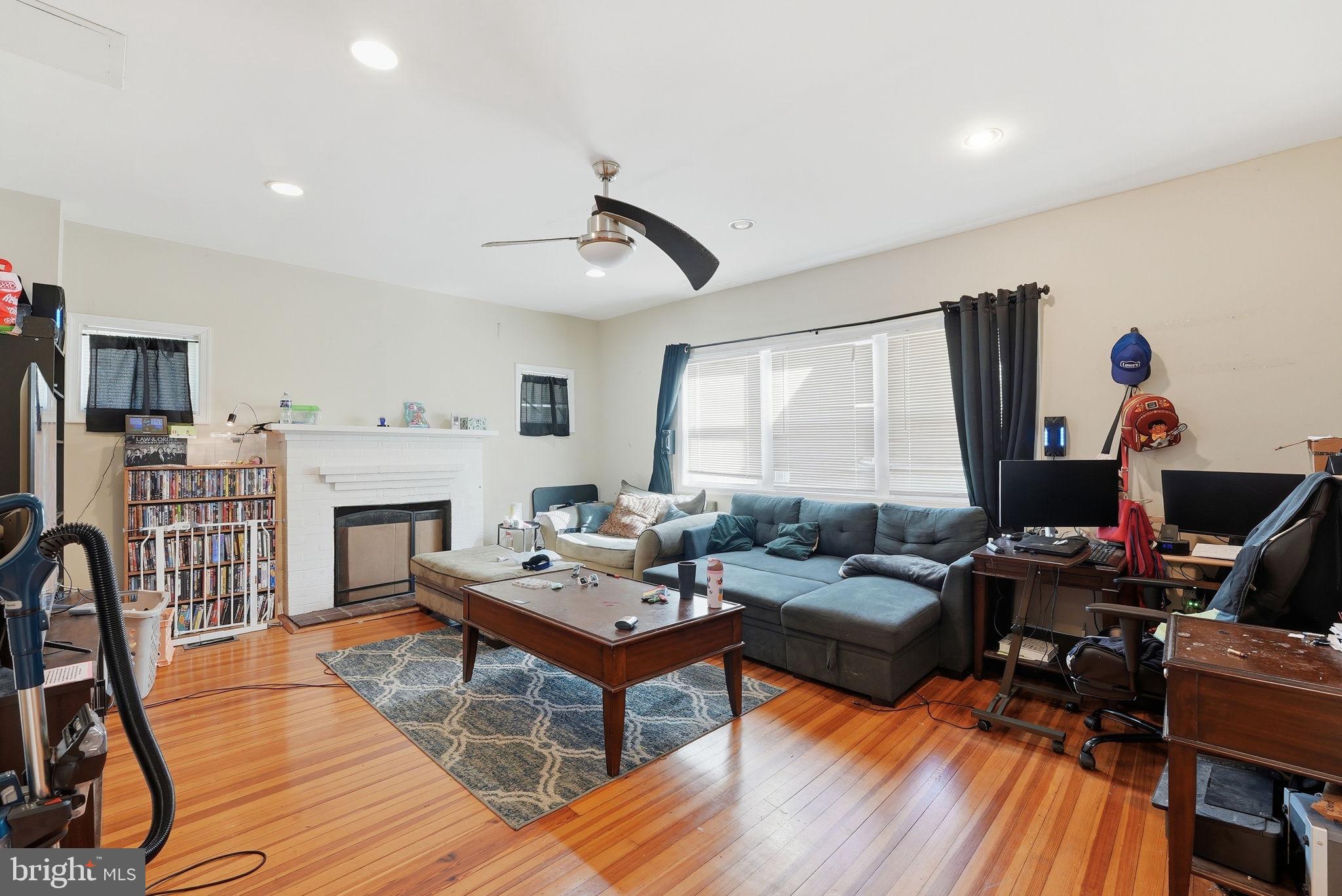 CLINTON - Residential