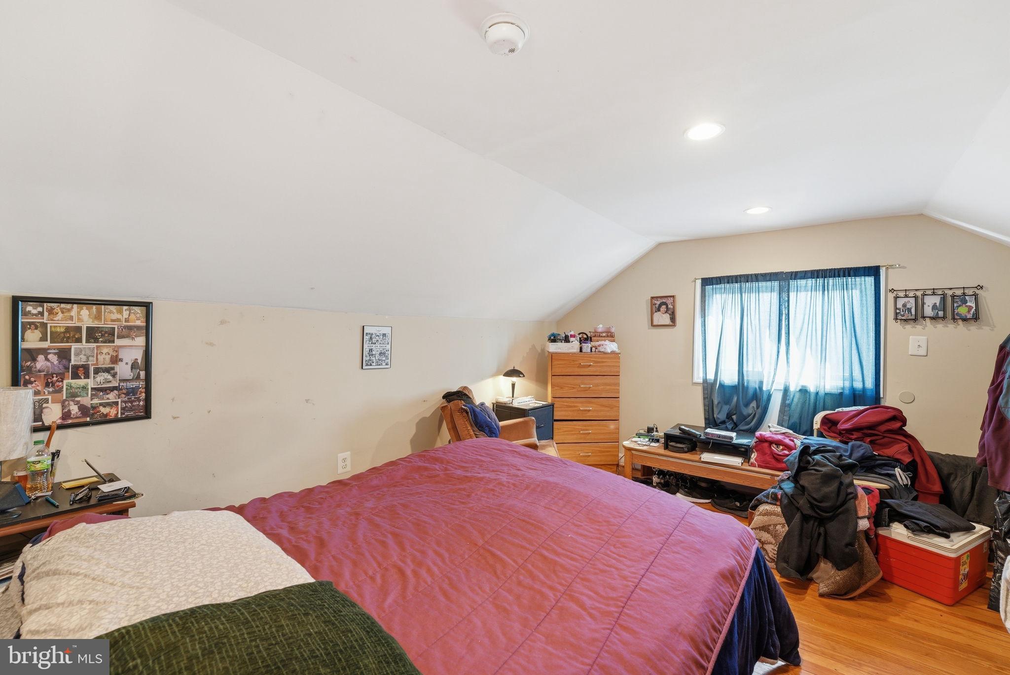 CLINTON - Residential