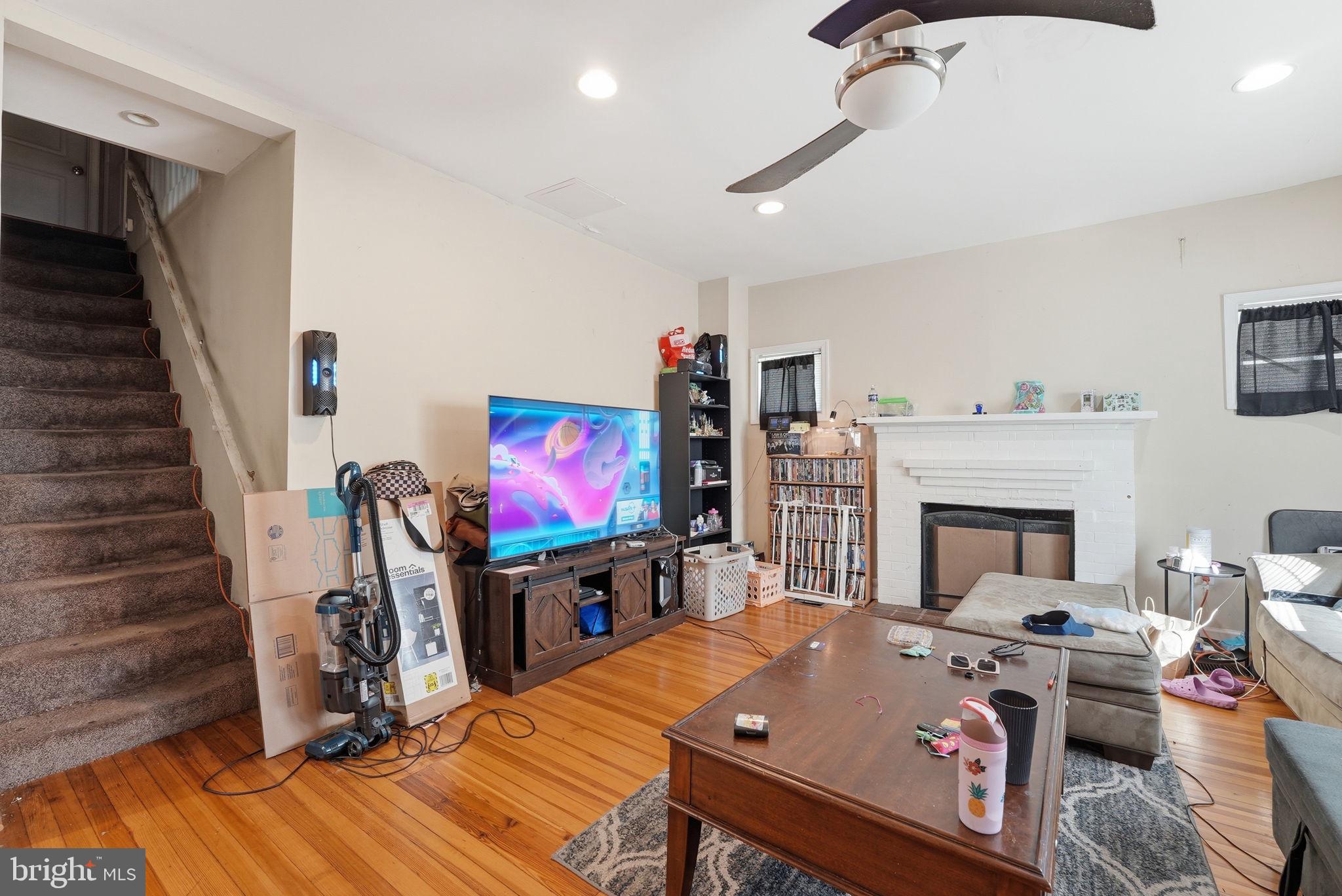 CLINTON - Residential