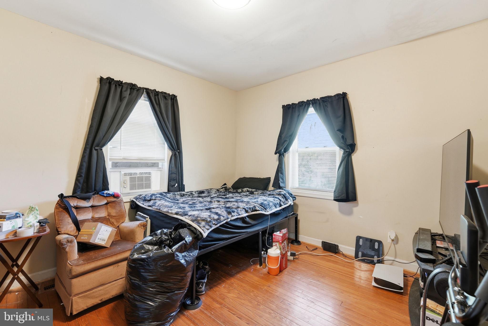 CLINTON - Residential