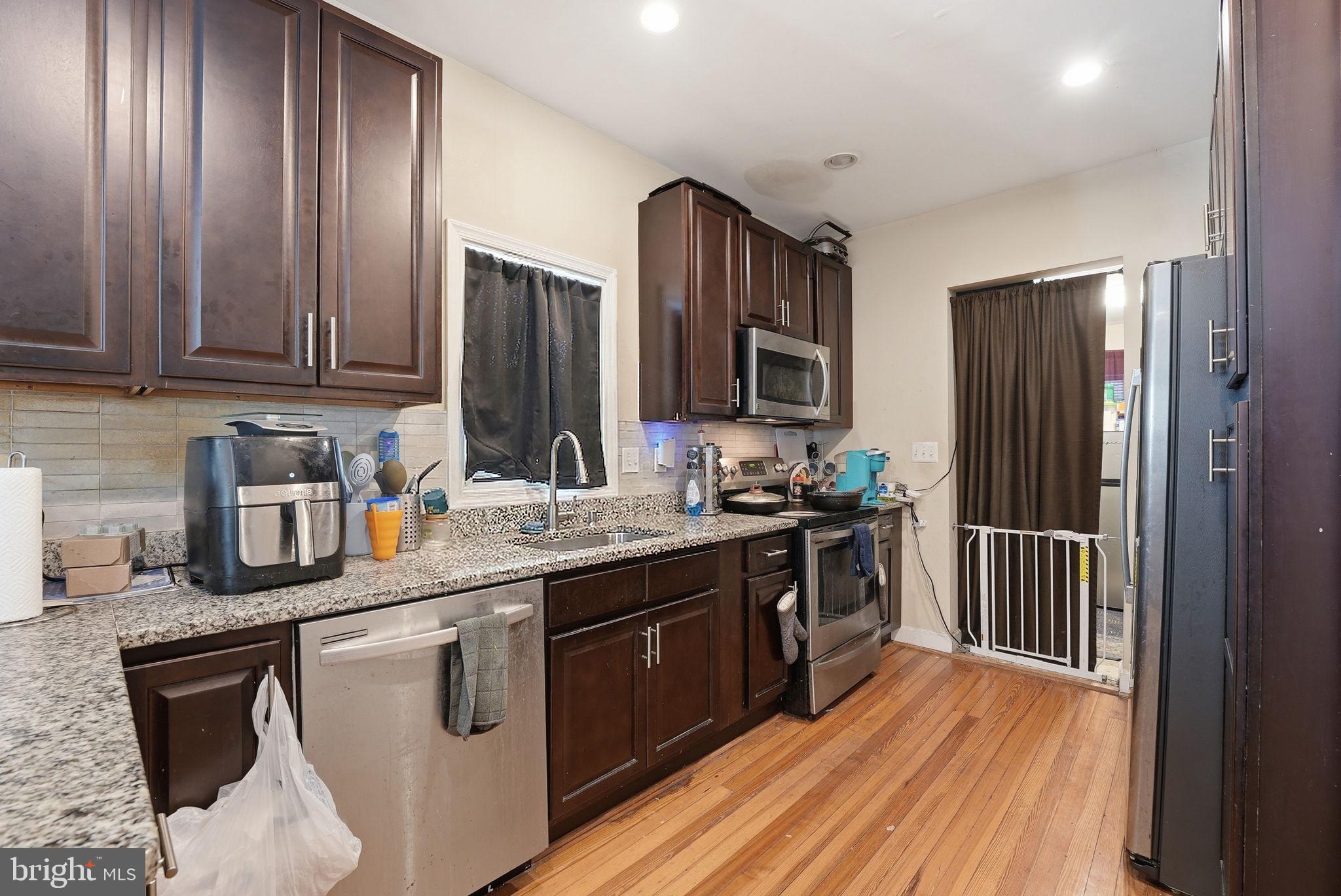 CLINTON - Residential