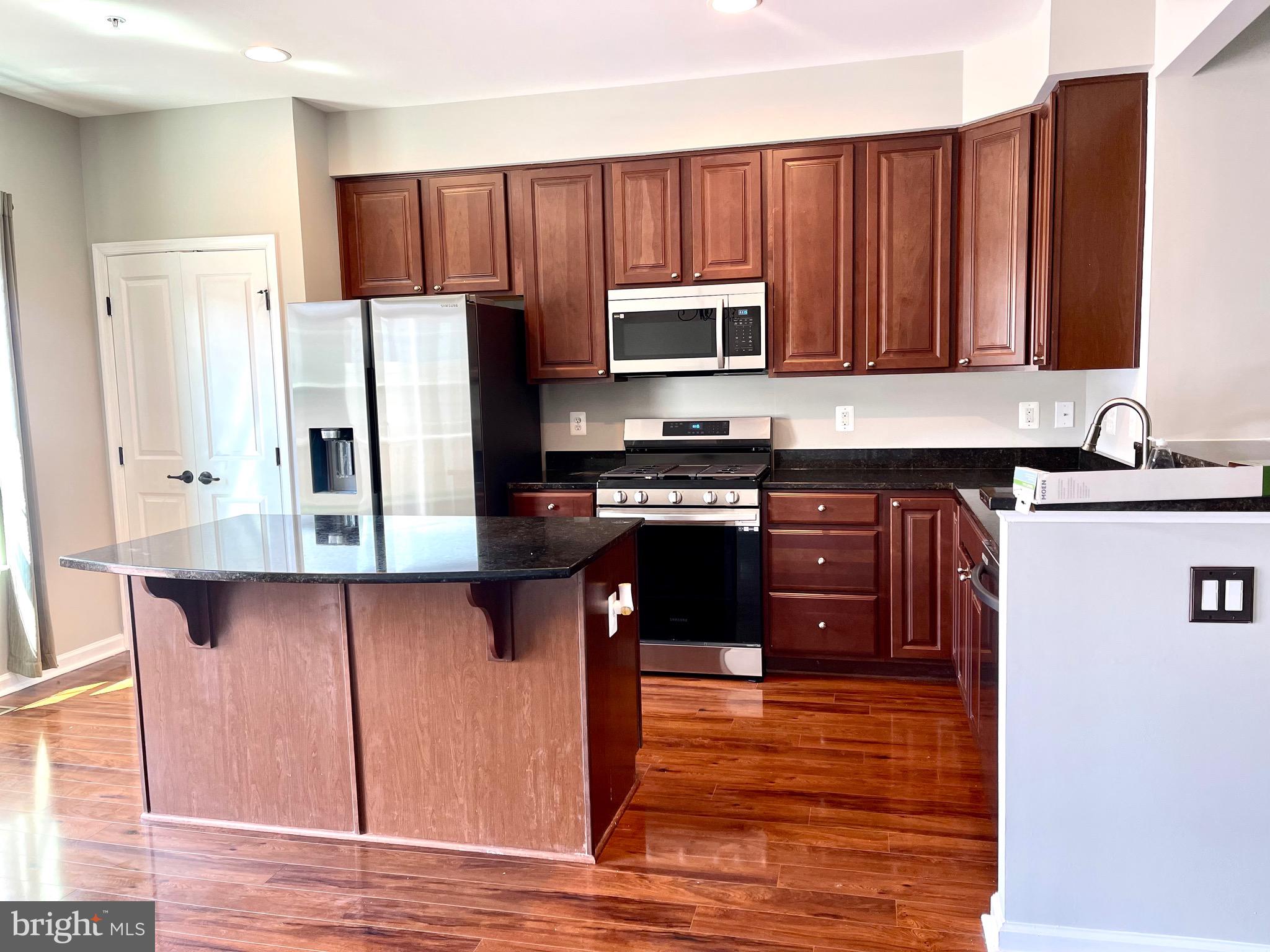 FIELDSIDE AT ST CHARLES - Residential