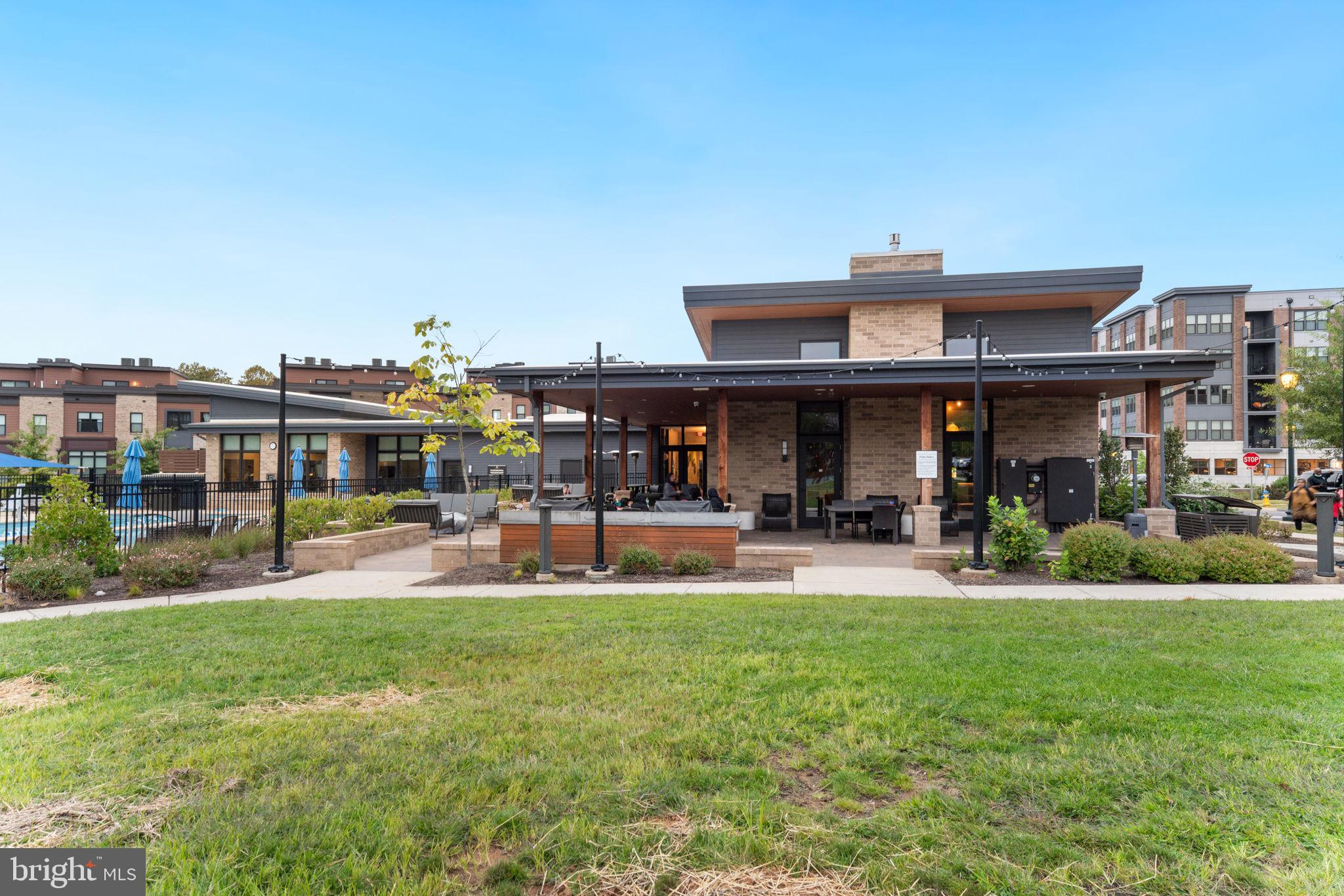 TOWER OAKS - Residential