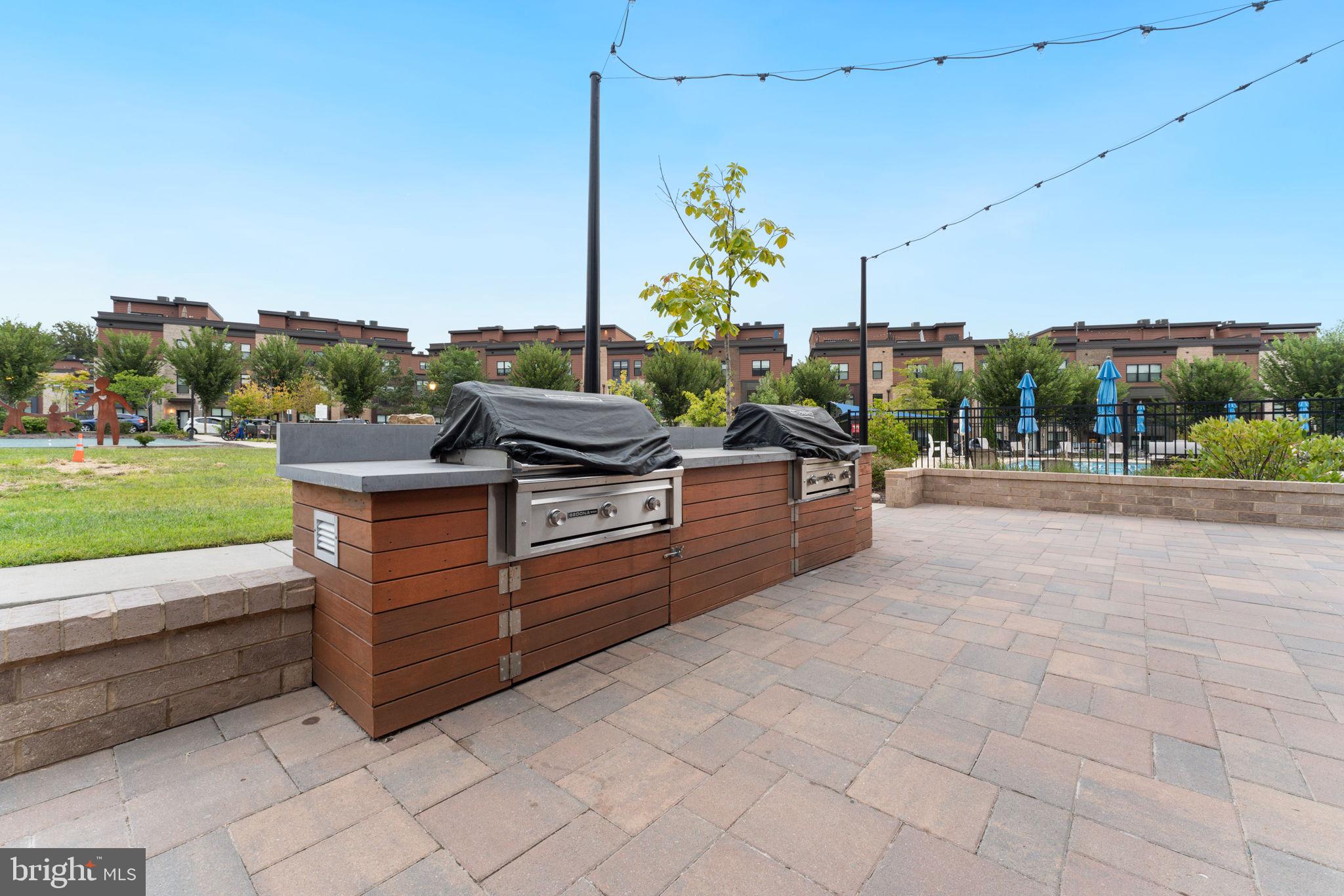 TOWER OAKS - Residential