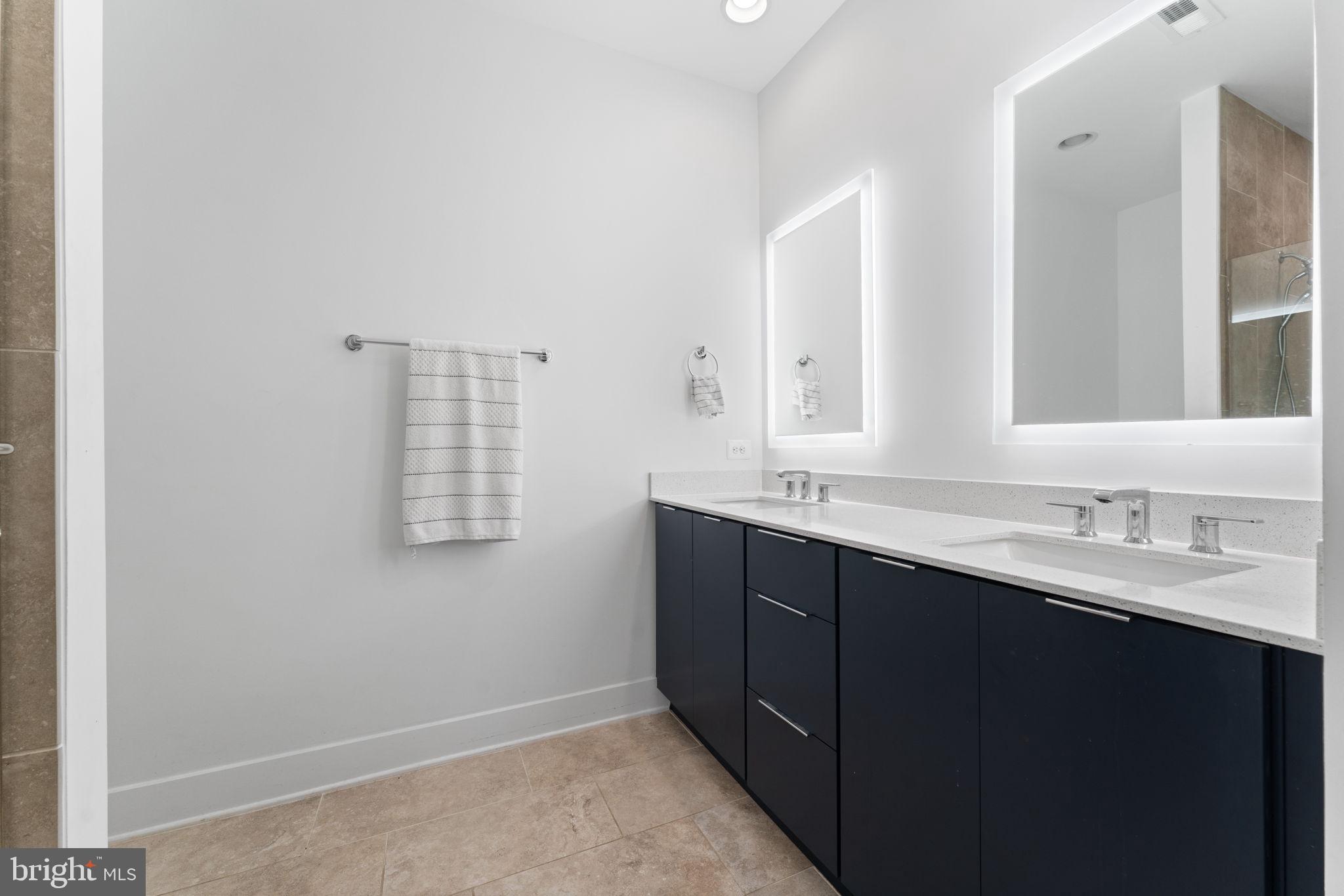 TOWER OAKS - Residential