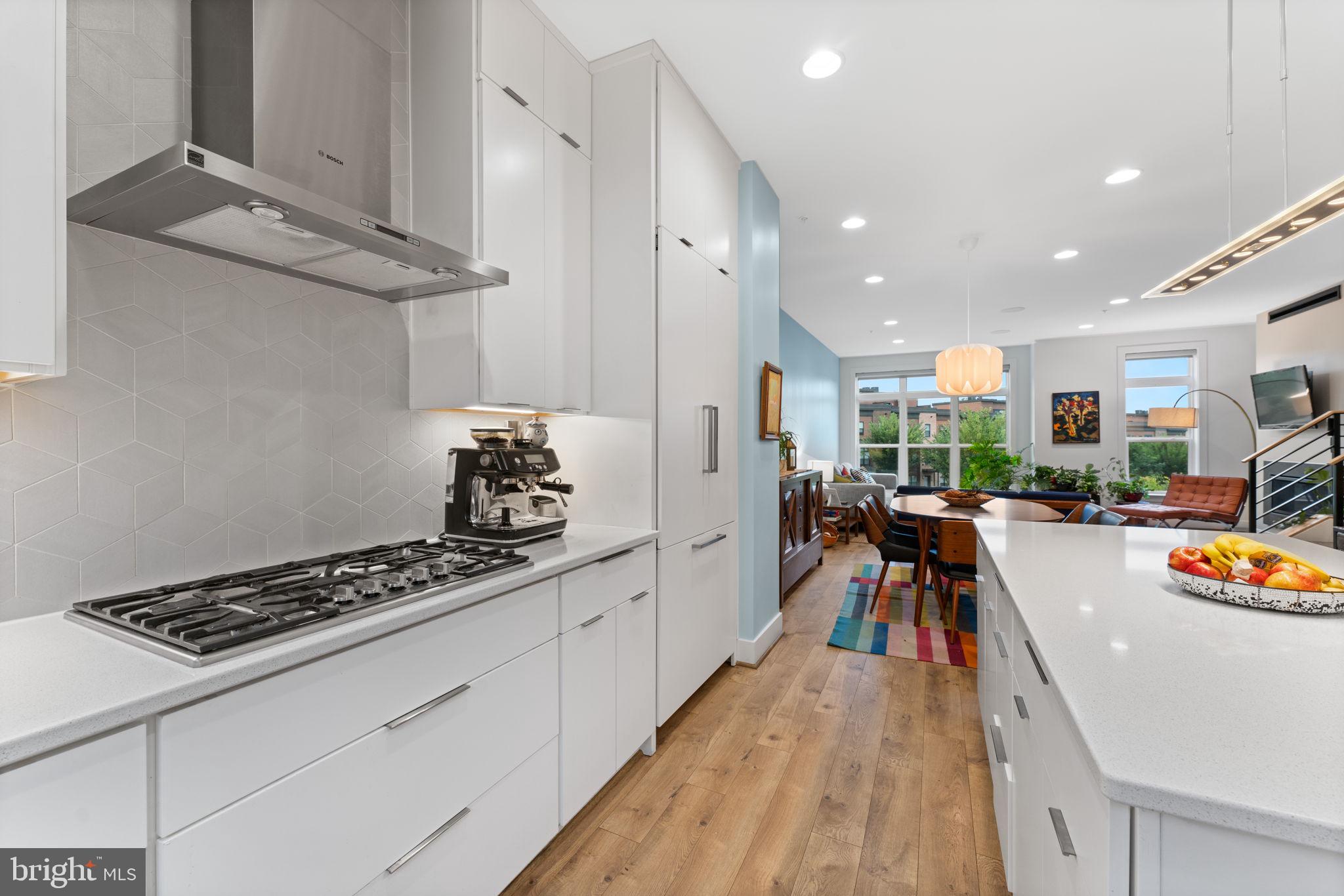 TOWER OAKS - Residential