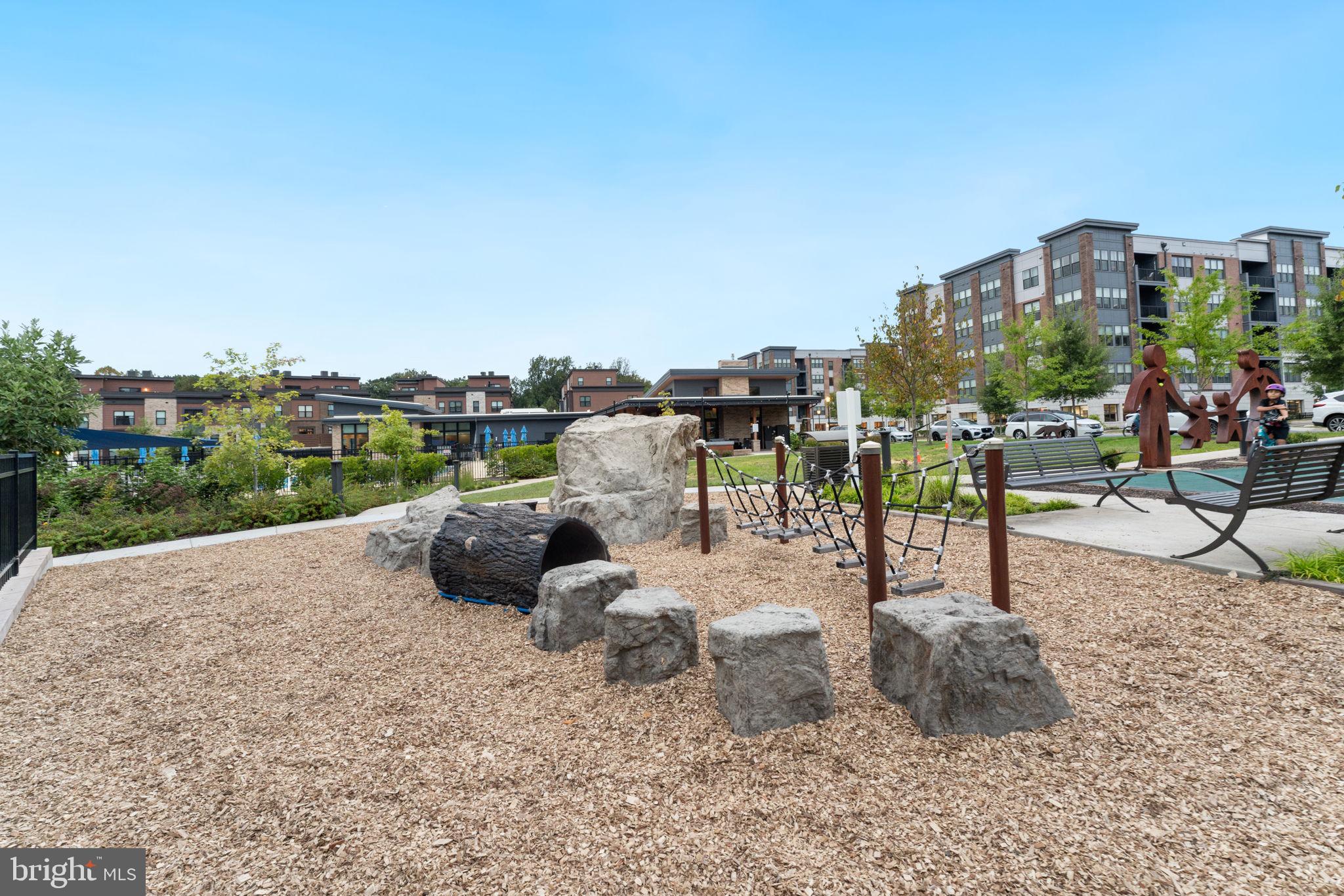 TOWER OAKS - Residential