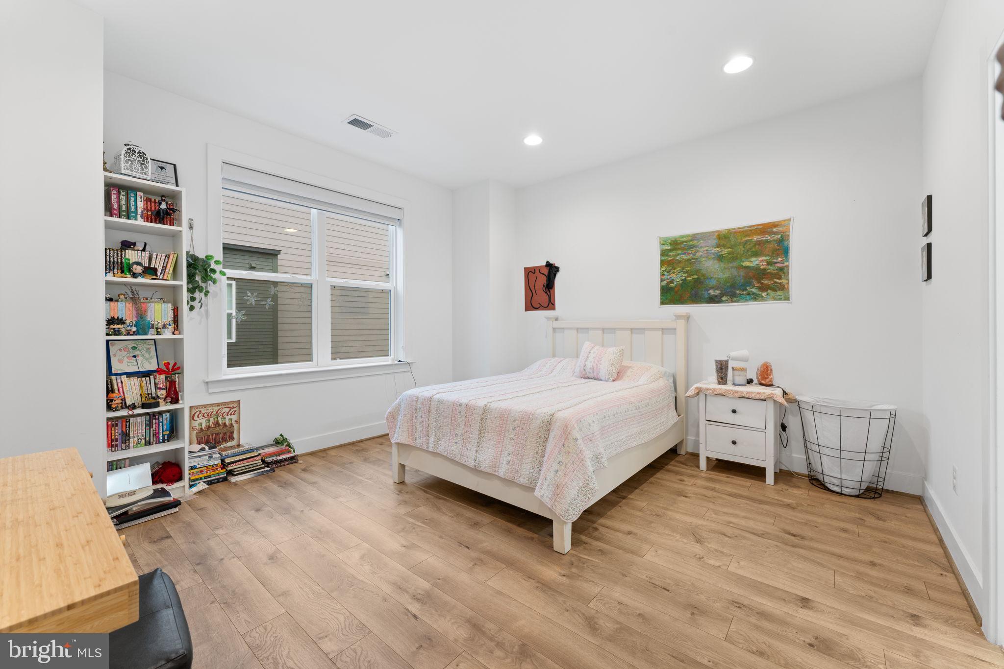 TOWER OAKS - Residential