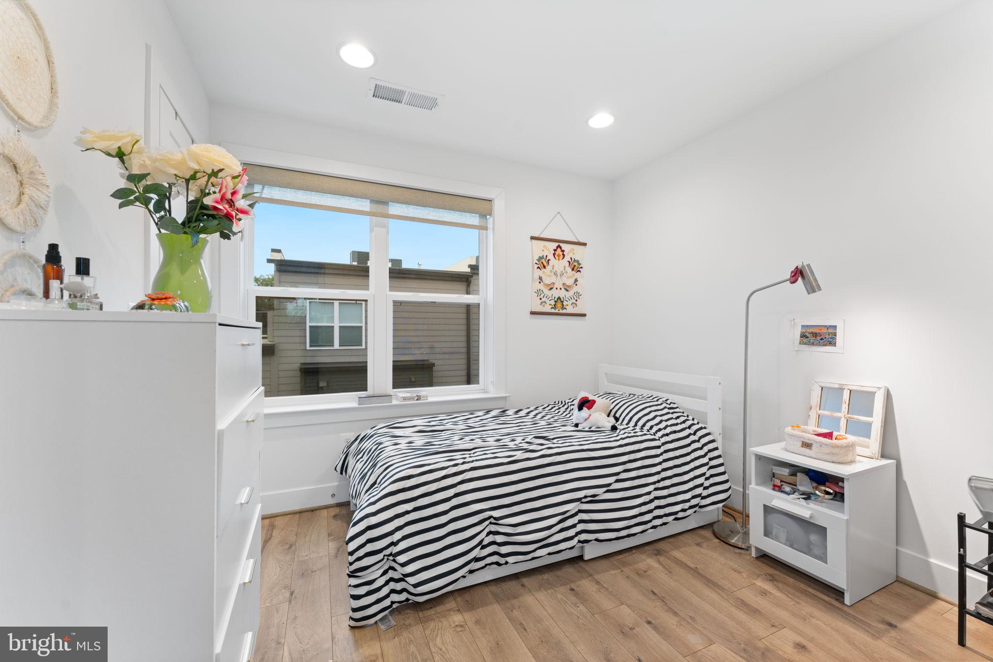 TOWER OAKS - Residential